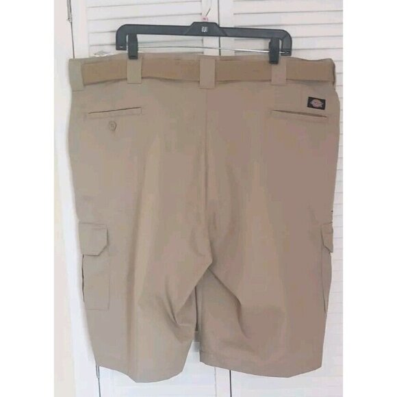DICKIES FLEX RELAXED FIT DESERT SAND SHORTS WITH BELT  SZ 44 - Picture 6 of 11